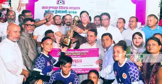 তরুণ প্রজন্মকে মাদকমুক্ত রাখতে খেলাধুলার বিকল্প নেই: বিমান ও পর্যটনমন্ত্রী